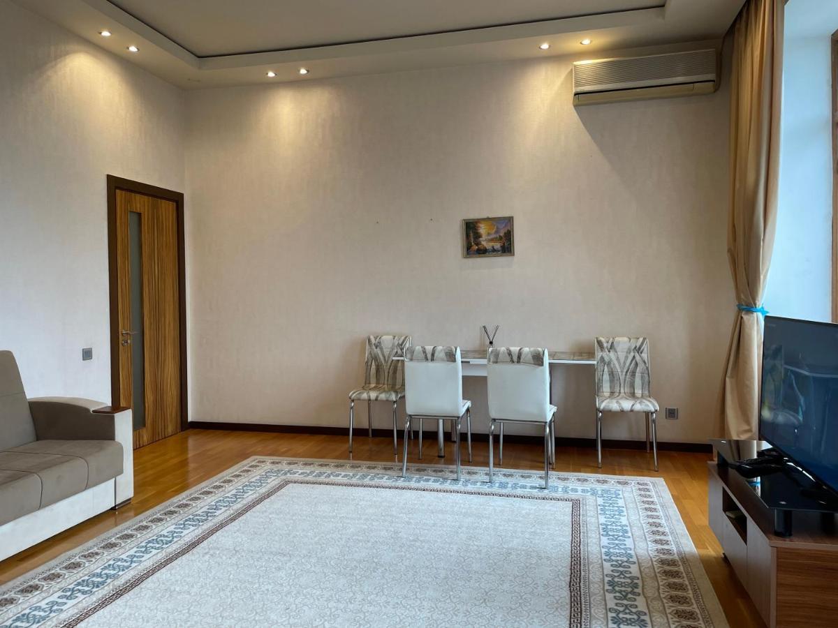 Gloriya Boulevard Apartment By Bakuapart Extérieur photo